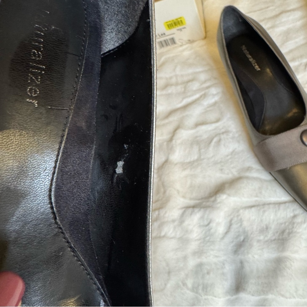 Naturalizer Pewter leather pump. Size 7 - Picture 4 of 8